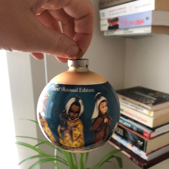 Vintage Christmas Tree Ornament - Picture 2 of 6